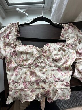 ASTR Cream Long Sleeve Cinch Bust Floral Ruffled Peplum Blouse